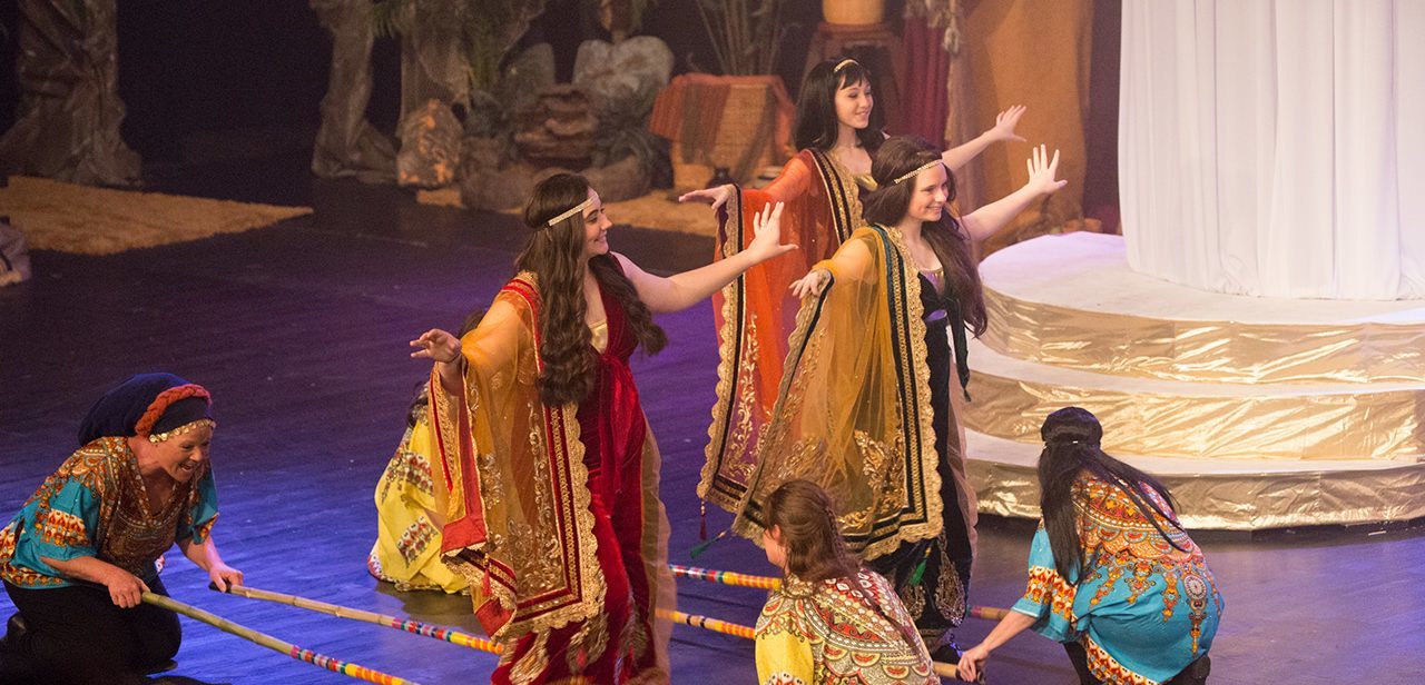 singkil dancers